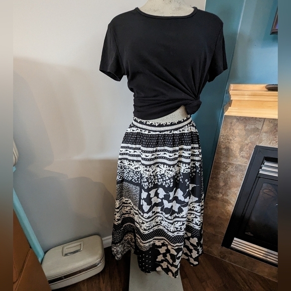 Vintage , 80s peasant maxi skirt, lined black & white patchwork, size M - Picture 4 of 7
